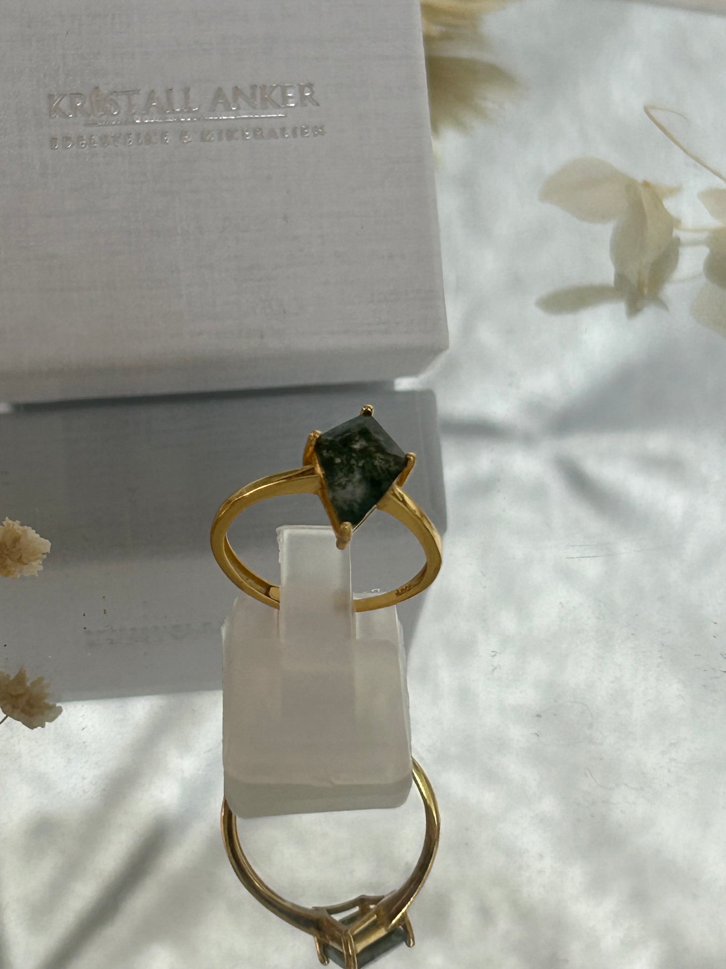 Moosachat Ring
